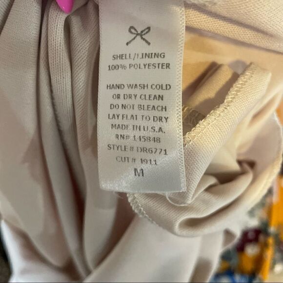 Everly Floral Summer Dress size Medium - Picture 5 of 5